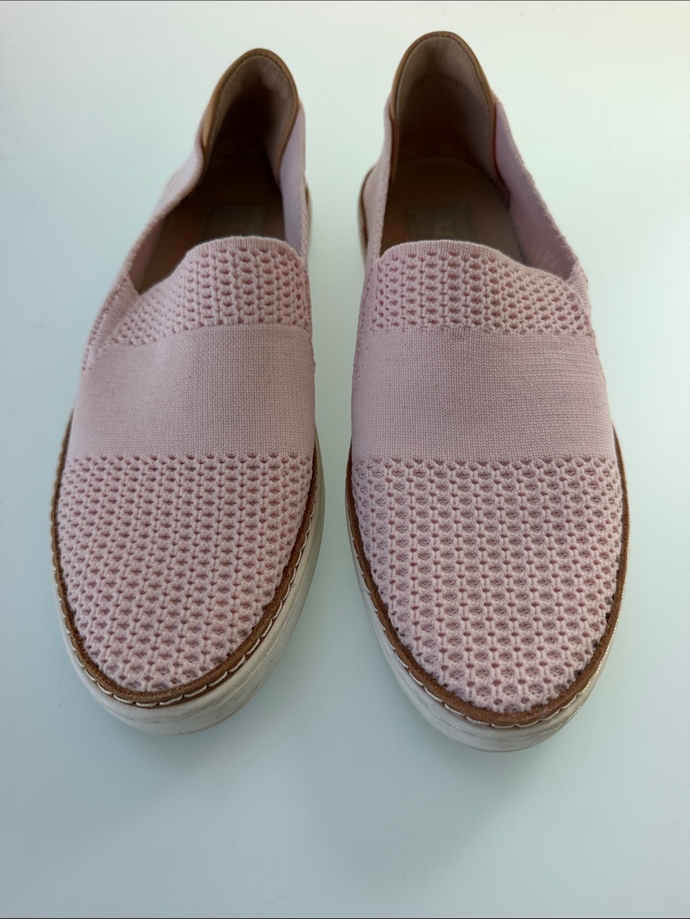 Ladies Ugg Slip-On Women's size 7 Casual shoes in Blush Pink